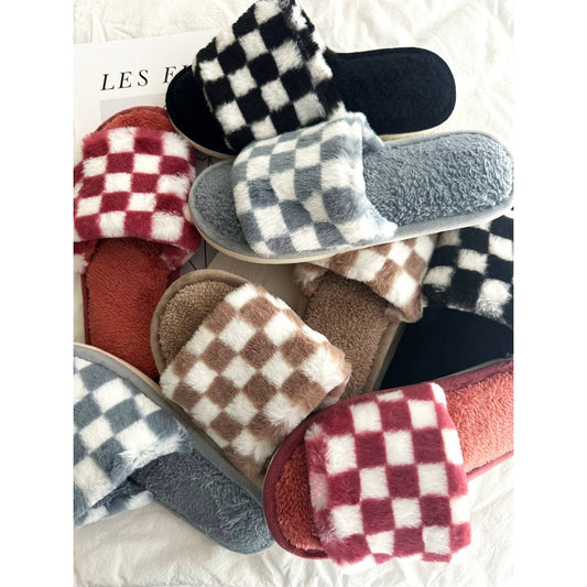 Checkered Pattern Cozy Slippers
